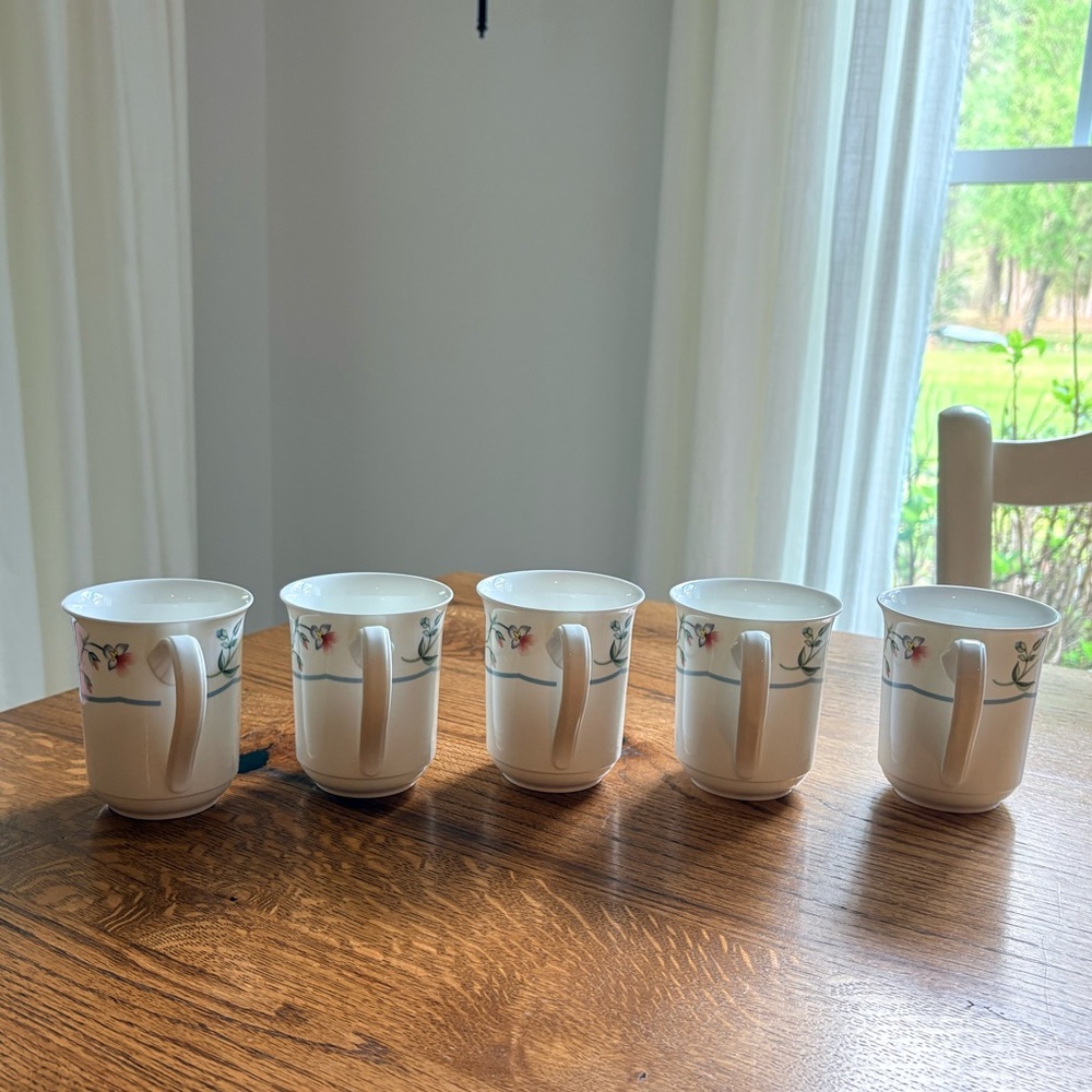 Villeroy & Boch Mariposa mugs - Set of 5- bone China- made in Germany- ~4 inches - Picture 5 of 15